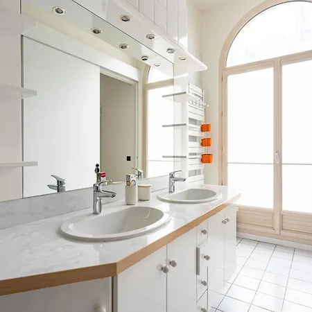 Luxury 4 Bedroom Eiffel Tower View Paříž