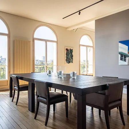 Luxury 4 Bedroom Eiffel Tower View
