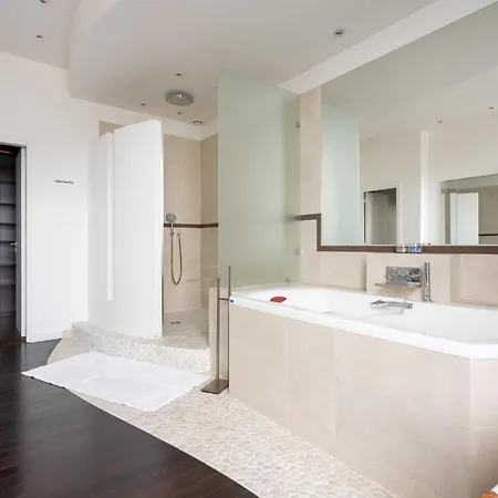 公寓 Luxury 4 Bedroom Eiffel Tower View 巴黎