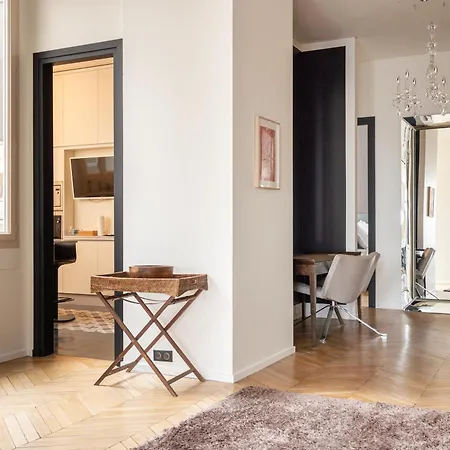 شقة Luxury 4 Bedroom Eiffel Tower View باريس