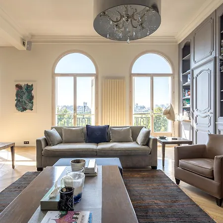 Luxury 4 Bedroom Eiffel Tower View Apartment *