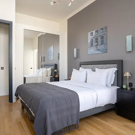 Luxury 4 Bedroom Eiffel Tower View باريس