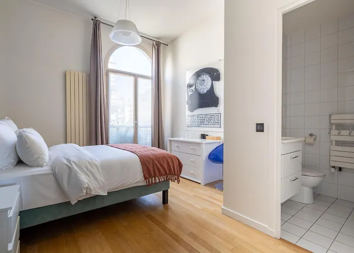 Luxury 4 Bedroom Eiffel Tower View