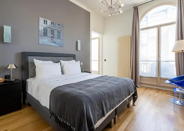 Apartment Luxury 4 Bedroom Eiffel Tower View