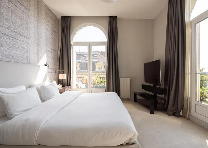 Apartment Luxury 4 Bedroom Eiffel Tower View *