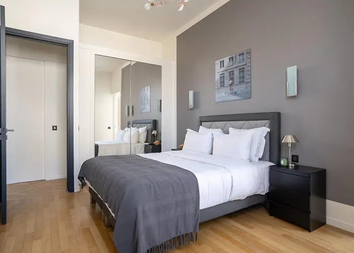 Luxury 4 Bedroom Eiffel Tower View Paris