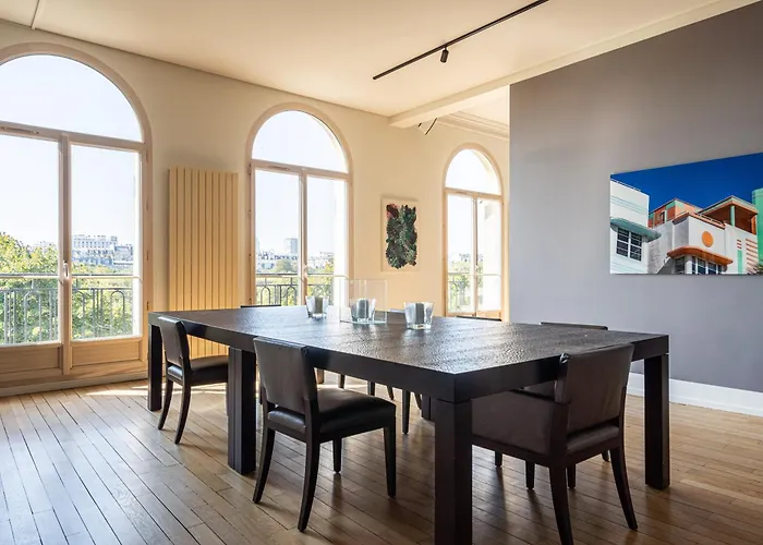 Luxury 4 Bedroom Eiffel Tower View